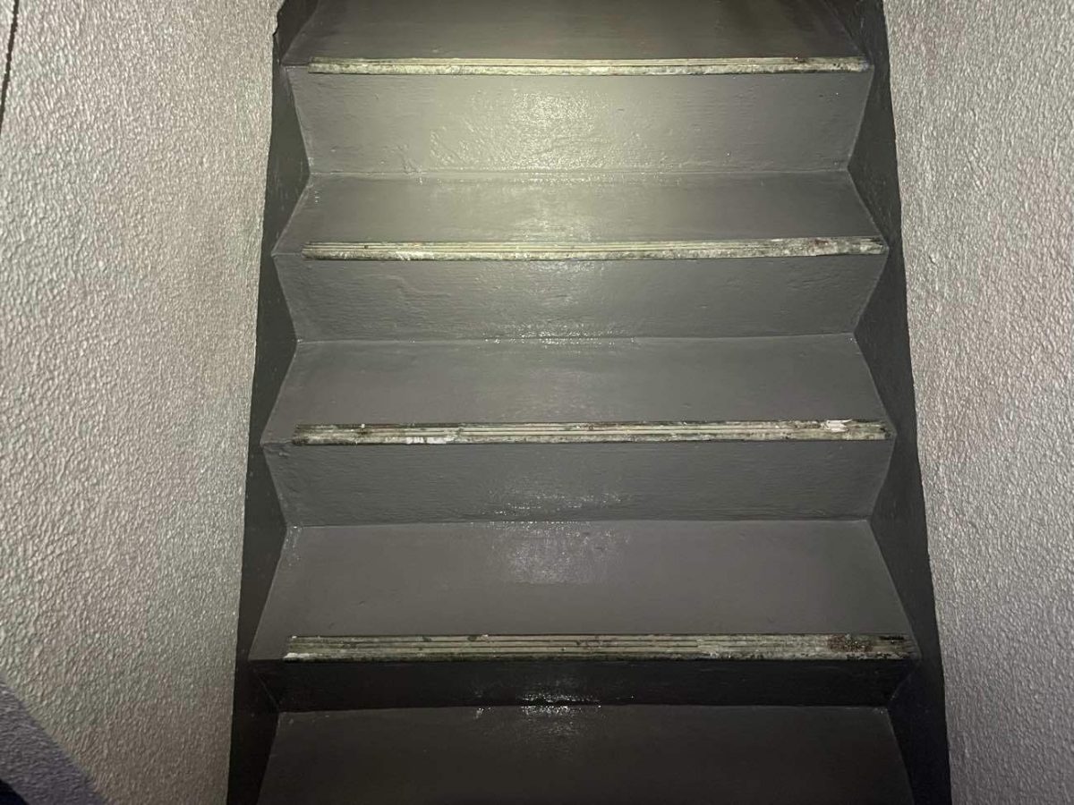 ホテル階段ウレタン防水